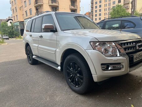 2019 Mitsubishi Pajero IV Рестайлинг 2, белый, 3800000 рублей, вид 2