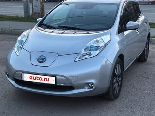 2017 Nissan Leaf 30kWh I (ZE0/AZE0), серебристый, 760000 рублей, вид 1