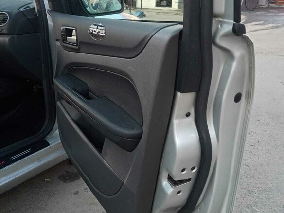 2006 Ford Focus II, серебристый, 330000 рублей - вид 16