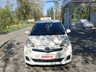 2013 Toyota Ractis II, белый, 1030000 рублей, вид 1