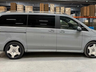 2026 Mercedes-Benz V-Класс Long 300 d длинный III (W447) Рестайлинг 2, чёрный, 15100000 рублей, вид 3