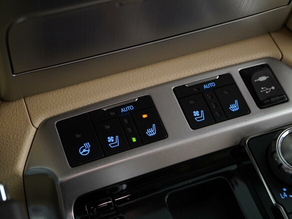 2016 Toyota Land Cruiser 200 Series Рестайлинг 2, чёрный, 5759444 рублей - вид 23