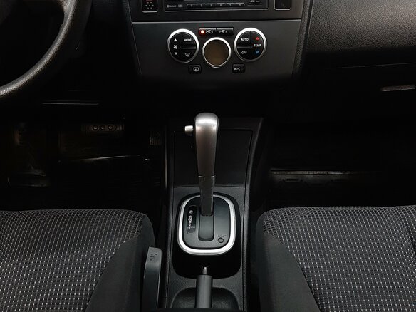 2010 Nissan Tiida I Рестайлинг, чёрный - вид 17