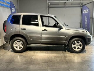 2012 Chevrolet Niva I Рестайлинг, серый, 490000 рублей, вид 4