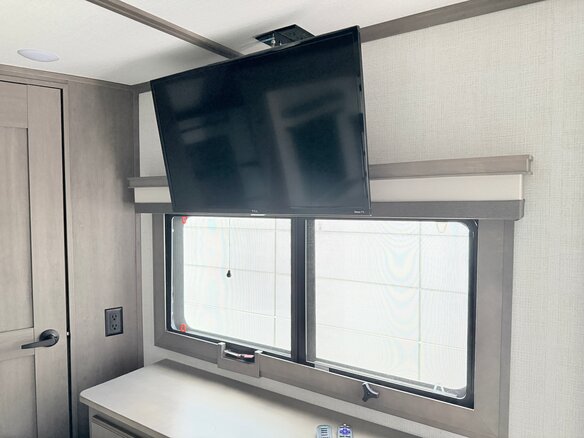 2023 Grand Design RV Solitude, белый, 9965000 рублей - вид 17
