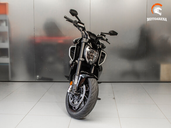 2023 Ducati Diavel V4, чёрный, 2577382 рублей - вид 1