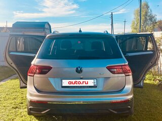 2021 Volkswagen Tiguan II Рестайлинг, серебристый, 2900000 рублей, вид 3