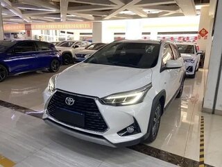 2023 Toyota Yaris L X XP150 Рестайлинг, белый, 1200000 рублей, вид 3