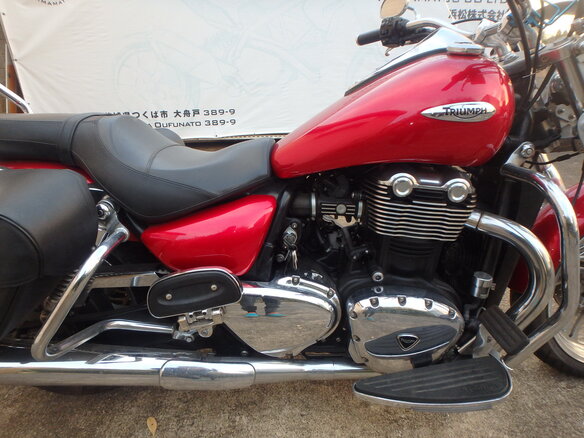 2010 Triumph Thunderbird 1600, красный, 900000 рублей - вид 13