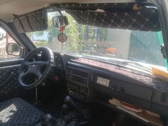2010 Lada (ВАЗ) 2121 (4x4) I Рестайлинг, белый, 435000 рублей - вид 4