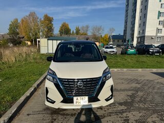 2020 Nissan Serena V (C27) Рестайлинг, белый, 2525000 рублей, вид 2