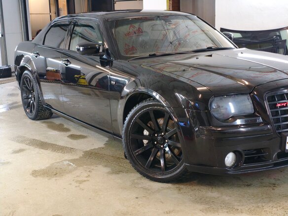 2004 Chrysler 300C I, чёрный, 2500000 рублей - вид 7