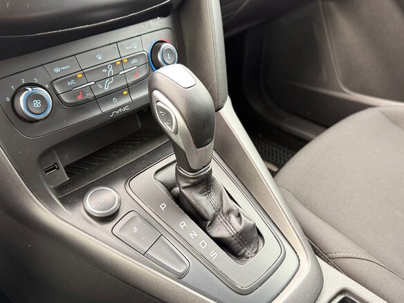 2015 Ford Focus III Рестайлинг, белый - вид 28