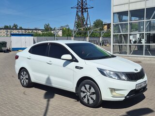 2013 Kia Rio III, белый, 635000 рублей, вид 5