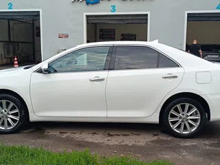 2018 Toyota Camry VII (XV50) Рестайлинг 2, белый, 2100000 рублей, вид 4