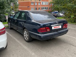 1997 Mercedes-Benz E-Класс 280 II (W210, S210), синий, 220000 рублей, вид 3