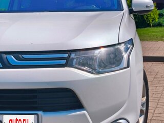 2013 Mitsubishi Outlander III, белый, 1215000 рублей, вид 3