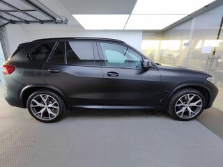 2020 BMW X5 40i IV (G05/G18), чёрный, 7315000 рублей, вид 4