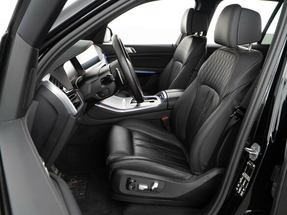 2022 BMW X5 M50i IV (G05/G18), чёрный, 8690052 рублей - вид 9