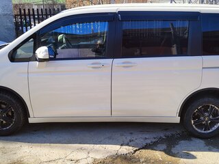 2011 Honda Stepwgn Spada IV, белый, 1435000 рублей, вид 2
