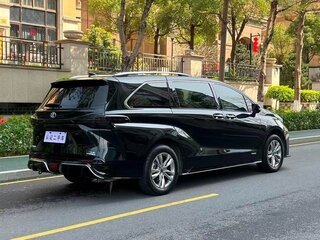 2024 Toyota Sienna IV, чёрный, 7250000 рублей, вид 5