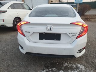 2020 Honda Civic X Рестайлинг, белый, 1899999 рублей, вид 3