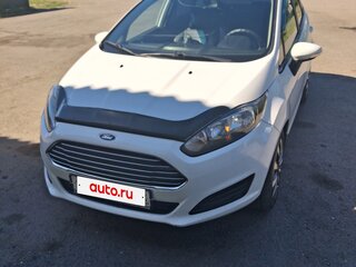 2015 Ford Fiesta Mk6 Рестайлинг, белый, 800000 рублей, вид 3