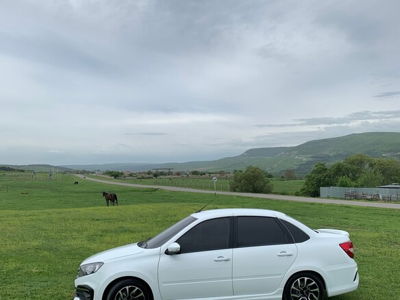 2024 Lada (ВАЗ) Granta Sportline I Рестайлинг, белый, 1000000 рублей - вид 5