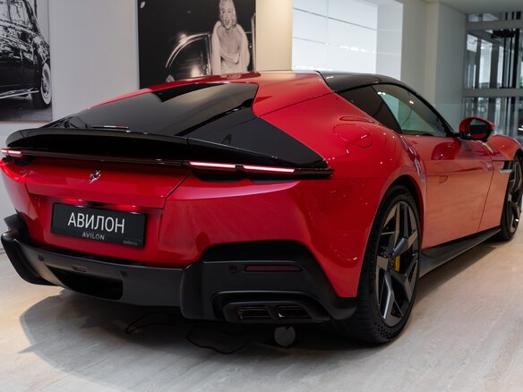 2025 Ferrari 12Cilindri, красный - вид 4