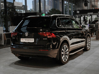 2020 Volkswagen Tiguan II, чёрный, 2698000 рублей, вид 4