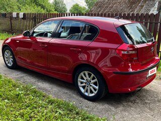 2008 BMW 1 серии 116i I (E81/E82/E87/E88) Рестайлинг, красный, 700000 рублей, вид 4
