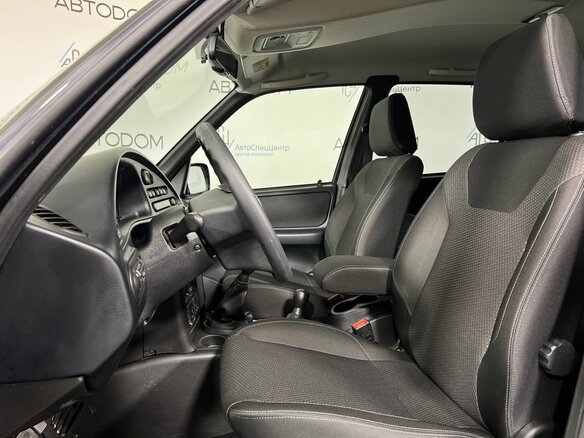 2018 Chevrolet Niva I Рестайлинг, чёрный, 779900 рублей - вид 9