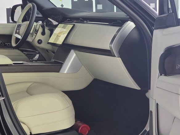 2026 Land Rover Range Rover D350 MHEV Long V, чёрный, 24200000 рублей - вид 9