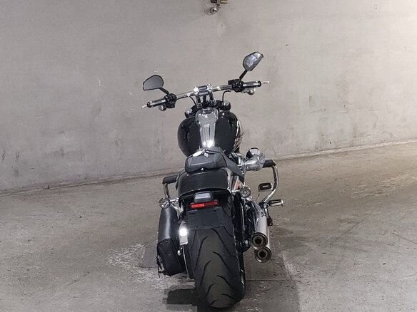 2023 Harley-Davidson Breakout, чёрный, 2010000 рублей - вид 3