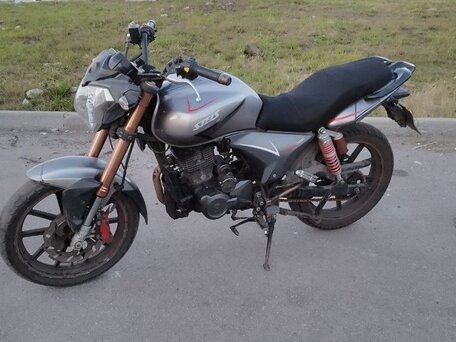 2014 Stels Flame 200, серебристый, 65500 рублей, вид 1