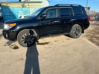 2012 Toyota Land Cruiser 200 Series Рестайлинг 1, чёрный, 3650000 рублей, вид 1