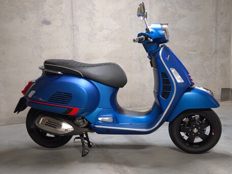 2019 Vespa GTS Super 300, синий, 560000 рублей, вид 4