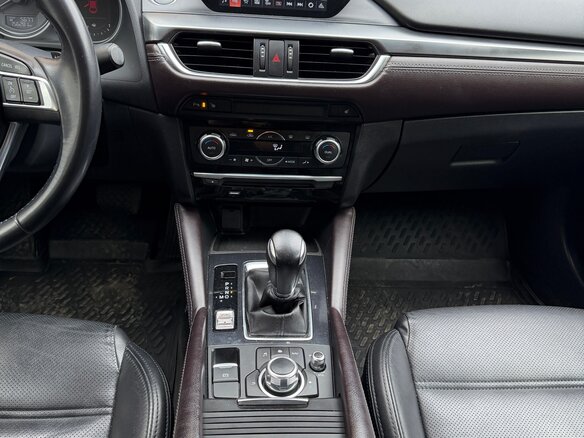 2016 Mazda 6 III (GJ) Рестайлинг, белый, 1750000 рублей - вид 17