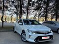 2017 Toyota Camry VII (XV50) Рестайлинг, белый, 2050000 рублей - вид 5