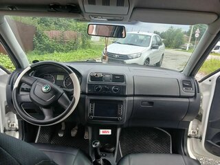 2011 Skoda Fabia II Рестайлинг, белый, 350000 рублей, вид 3