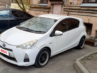 2012 Toyota Aqua I, белый, 699000 рублей, вид 1