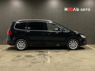 2011 Volkswagen Sharan II, чёрный, 1415000 рублей, вид 4