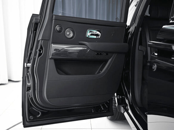 2025 Rolls-Royce Cullinan Black Badge I Рестайлинг (Series II), чёрный - вид 13