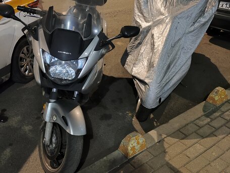 2010 Honda NT700V Deauville, серебристый, 620000 рублей, вид 5