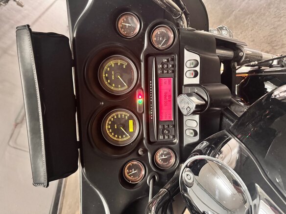 2011 Harley-Davidson Electra Glide, чёрный, 850000 рублей - вид 8
