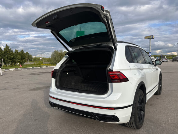 2021 Volkswagen Tiguan II Рестайлинг, белый, 3400000 рублей - вид 27