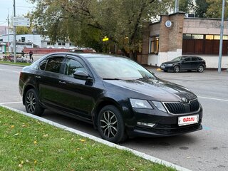 2019 Skoda Octavia III (A7) Рестайлинг, чёрный, 1670000 рублей, вид 4