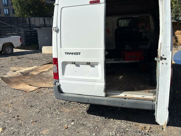 2010 Ford Transit, белый - вид 1