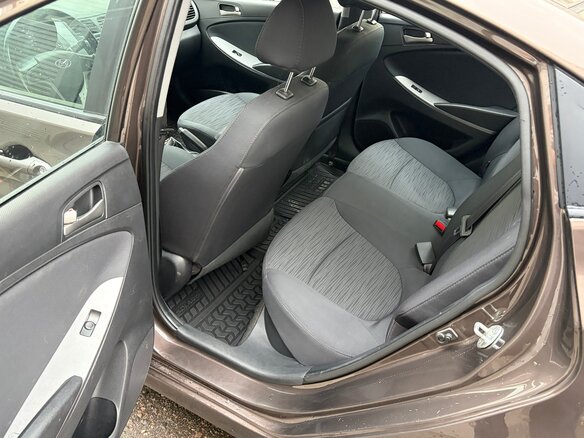 2016 Hyundai Solaris I Рестайлинг, коричневый, 820000 рублей - вид 16