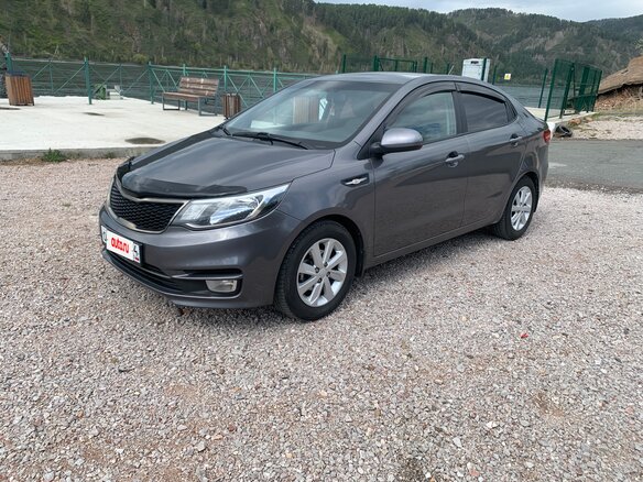 2017 Kia Rio III Рестайлинг, серый, 830000 рублей
